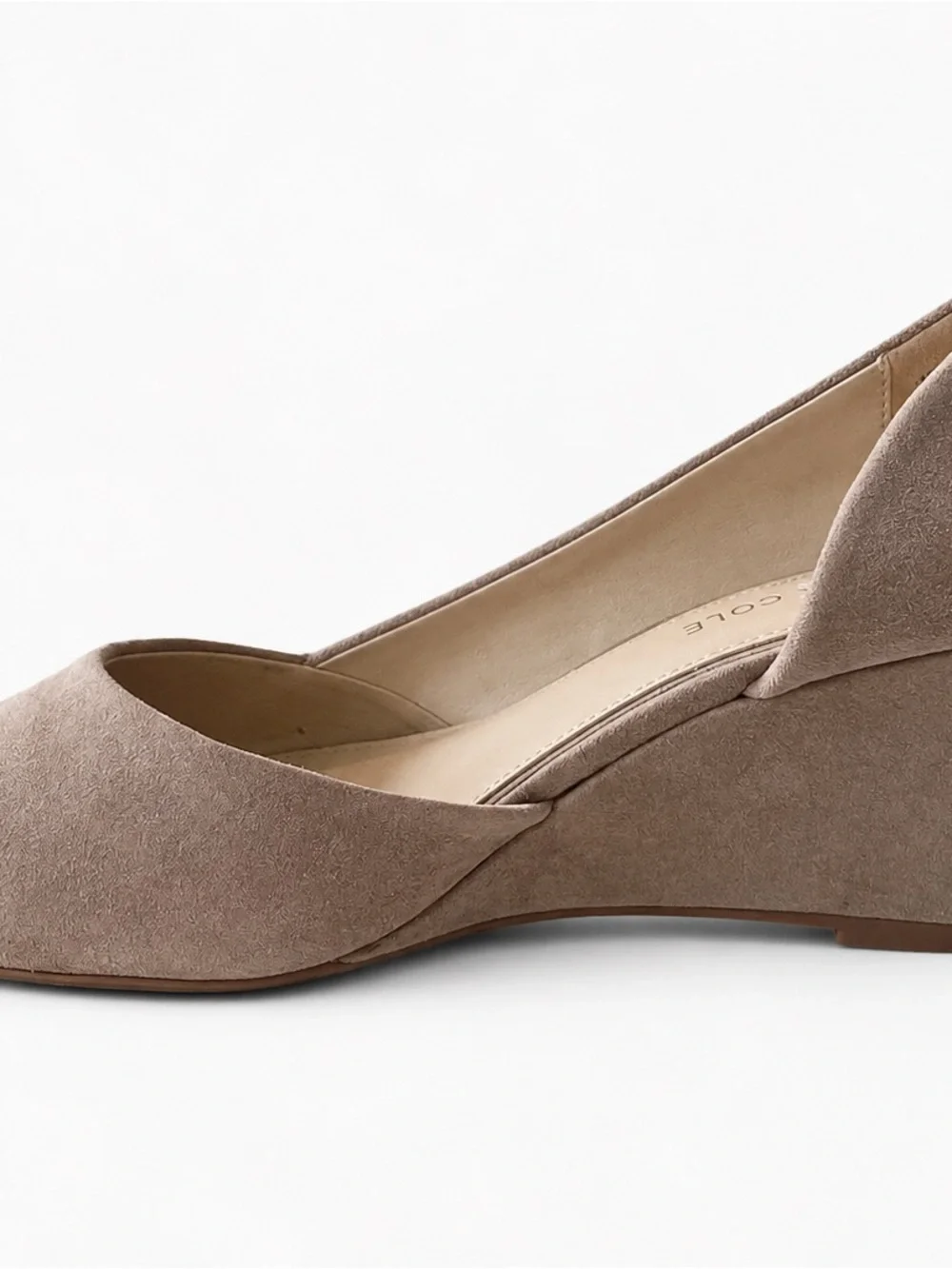 Kenneth Cole New York Taupe Suede Pointed Toe Wedge Pumps Size 7M NWOT